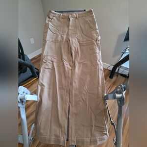 American Eagle Outfitters Women's Cargo Pants in Tan